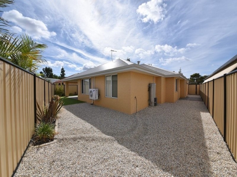 4 Harden Park Trail, Carramar WA 6031