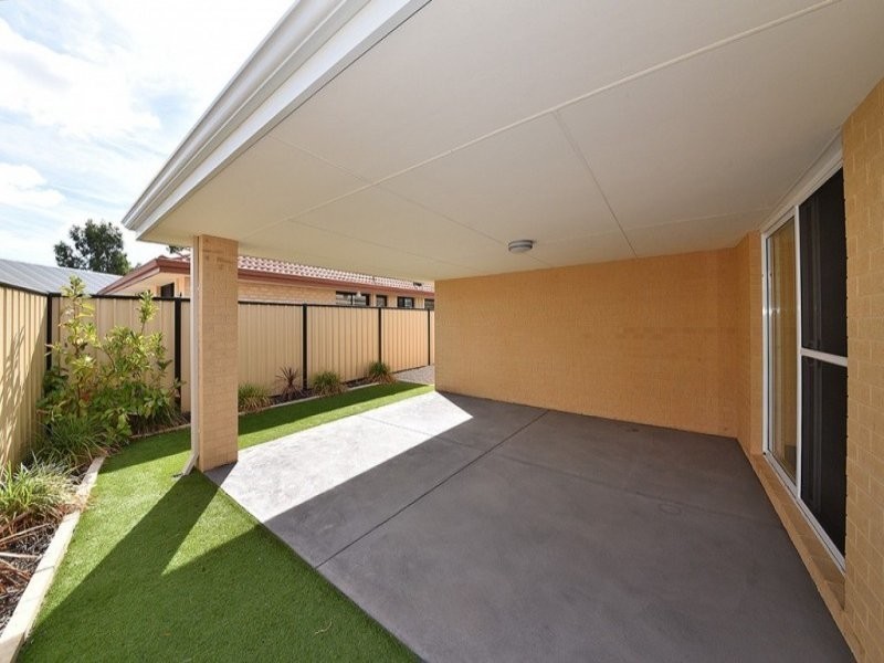 4 Harden Park Trail, Carramar WA 6031