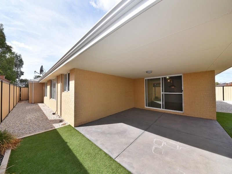 4 Harden Park Trail, Carramar WA 6031