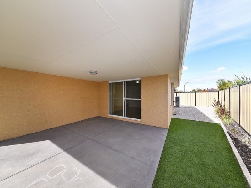 4 Harden Park Trail, Carramar WA 6031
