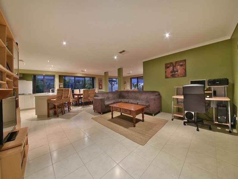 95 Da Vinci Drive, Tapping WA 6065