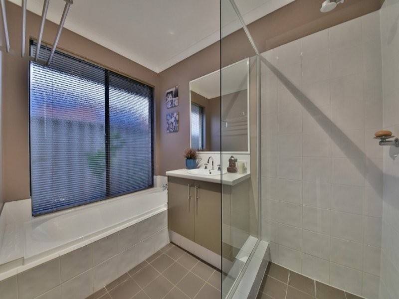 95 Da Vinci Drive, Tapping WA 6065