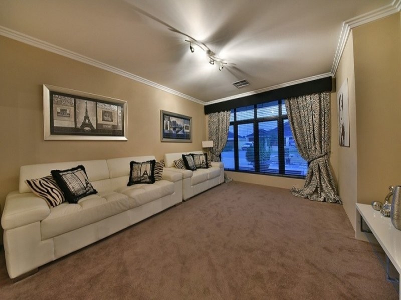 15 Coolidge Gardens, Tapping WA 6065