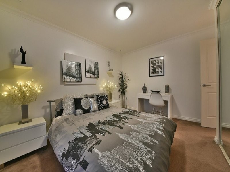 15 Coolidge Gardens, Tapping WA 6065