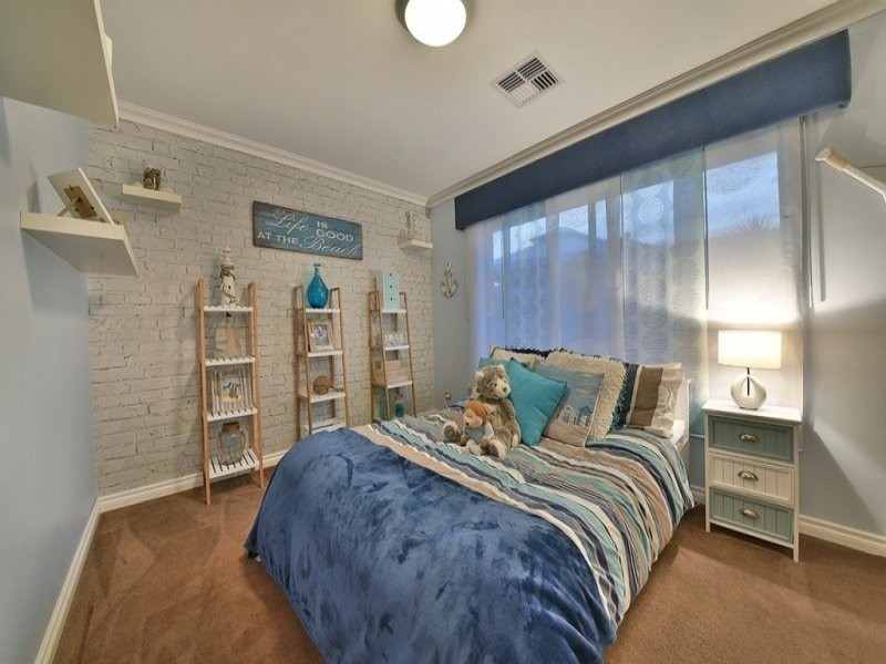 15 Coolidge Gardens, Tapping WA 6065