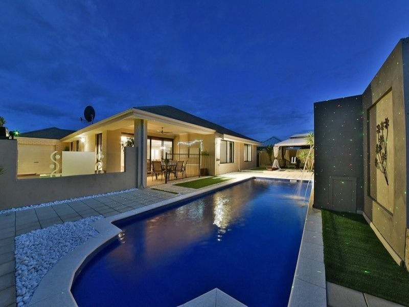 15 Coolidge Gardens, Tapping WA 6065