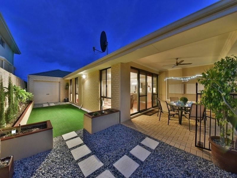 15 Coolidge Gardens, Tapping WA 6065