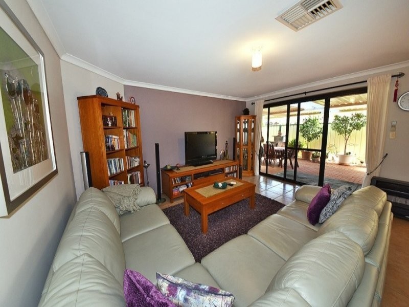 6 Kurnalpi Turn, Wanneroo WA 6065