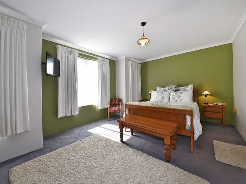 6 Kurnalpi Turn, Wanneroo WA 6065