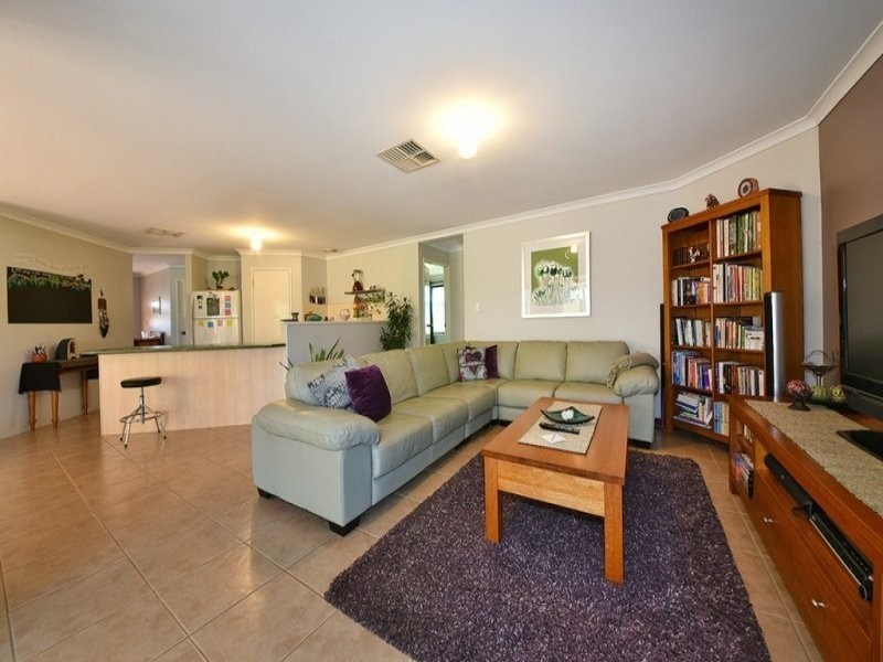 6 Kurnalpi Turn, Wanneroo WA 6065