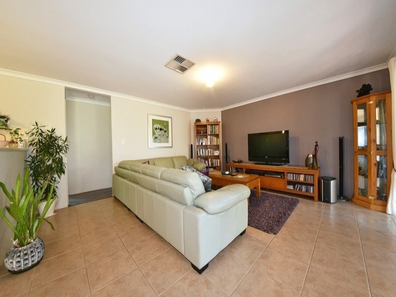 6 Kurnalpi Turn, Wanneroo WA 6065