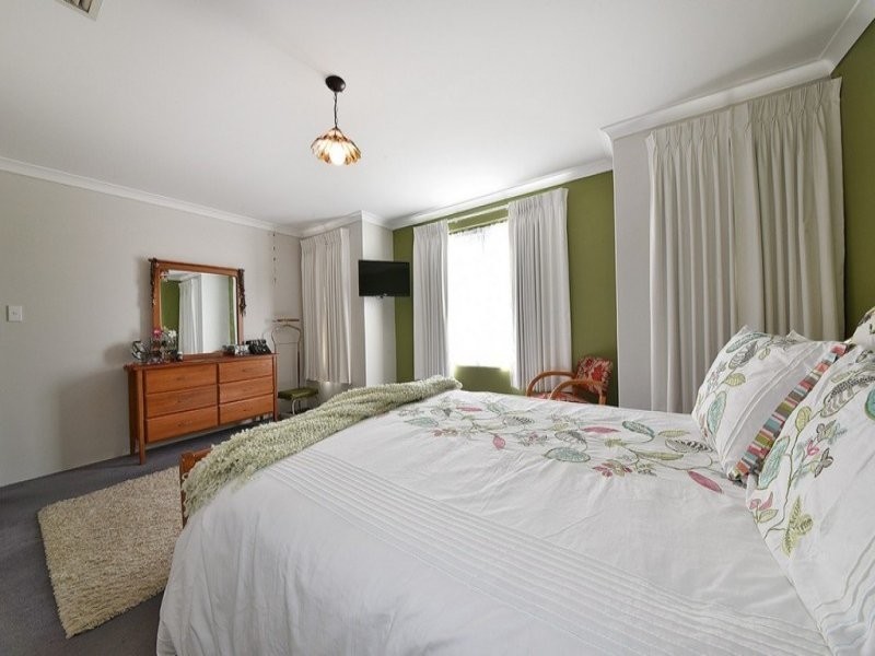 6 Kurnalpi Turn, Wanneroo WA 6065