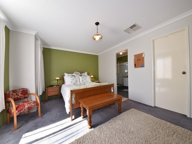 6 Kurnalpi Turn, Wanneroo WA 6065