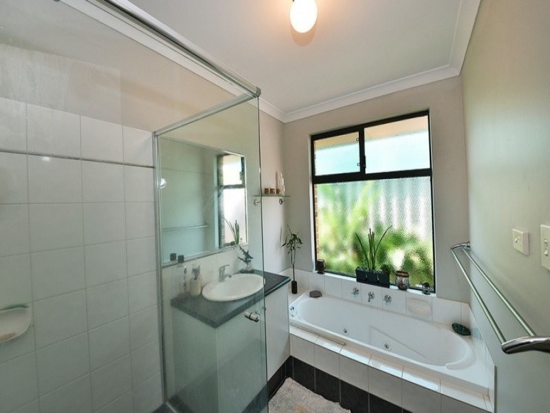 6 Kurnalpi Turn, Wanneroo WA 6065