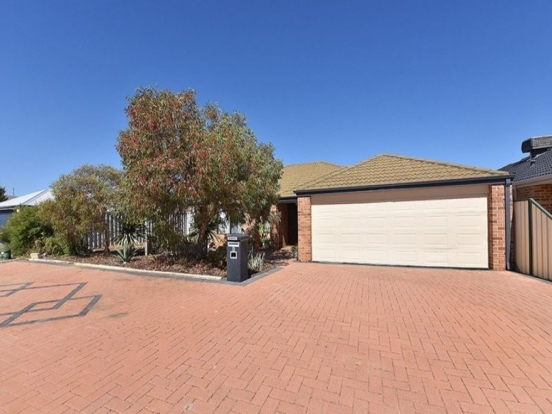 6 Kurnalpi Turn, Wanneroo WA 6065