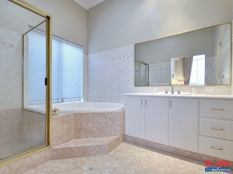 5 Chittering Vista, Pearsall WA 6065