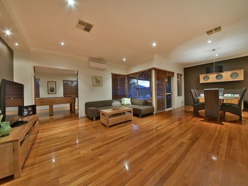 7 Champaigne Drive, Tapping WA 6065