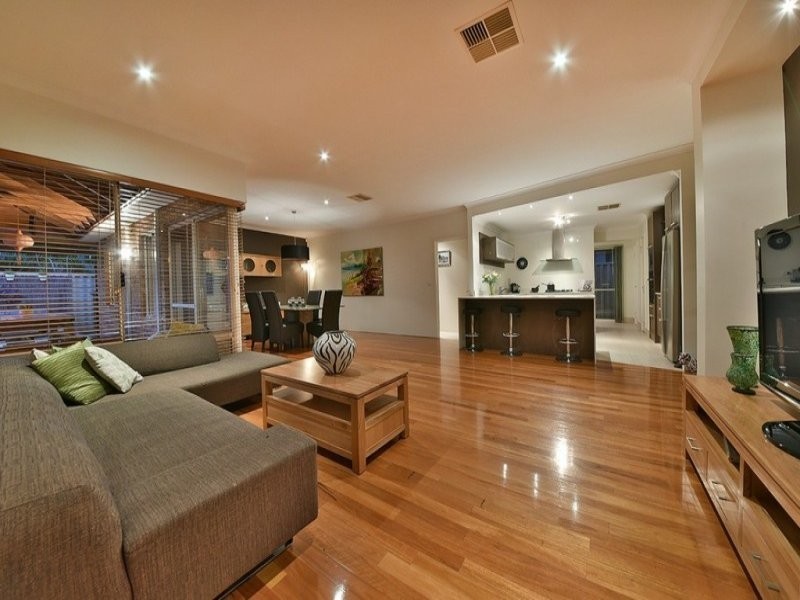 7 Champaigne Drive, Tapping WA 6065