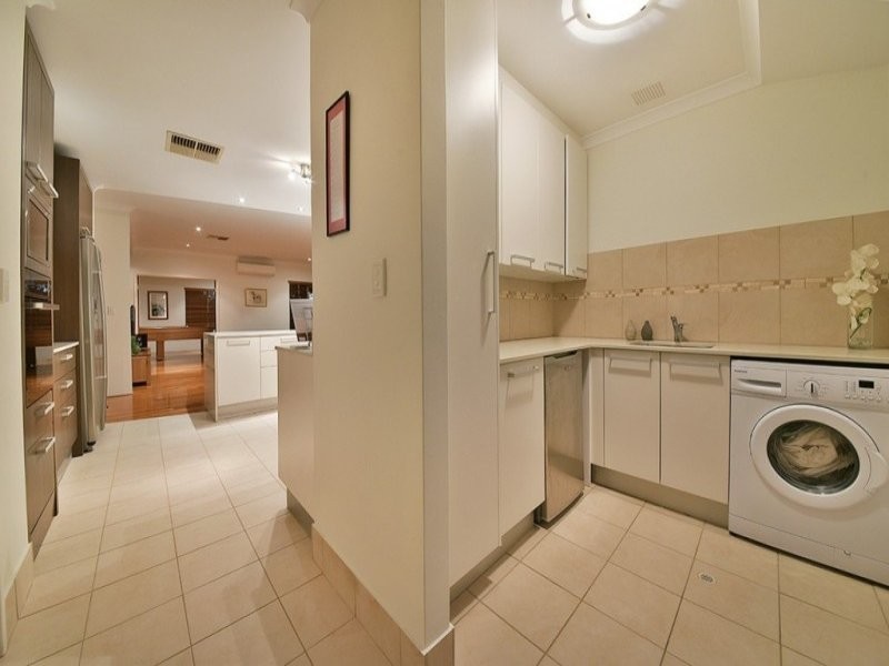 7 Champaigne Drive, Tapping WA 6065