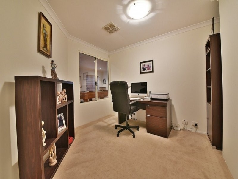 7 Champaigne Drive, Tapping WA 6065
