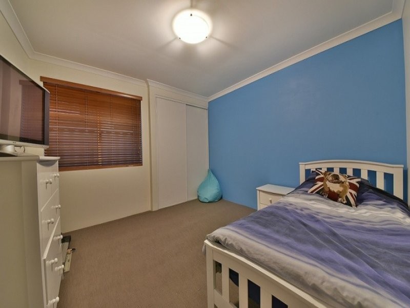 7 Champaigne Drive, Tapping WA 6065