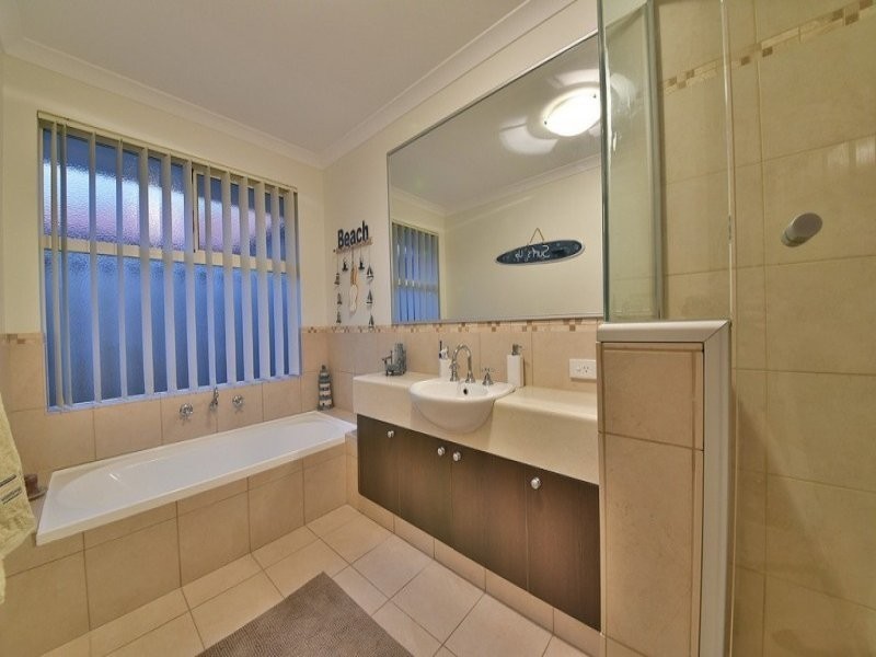 7 Champaigne Drive, Tapping WA 6065