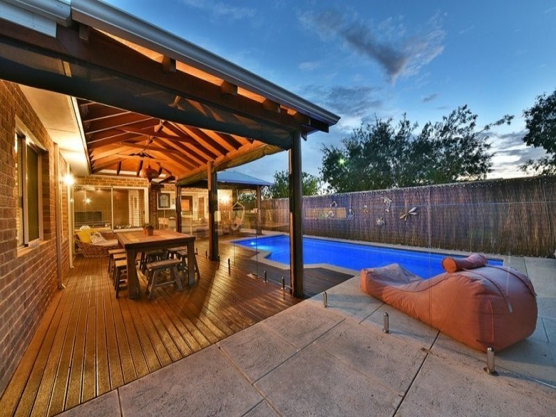7 Champaigne Drive, Tapping WA 6065