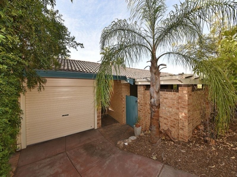 8 Towerhill Road, Alexander Heights WA 6064