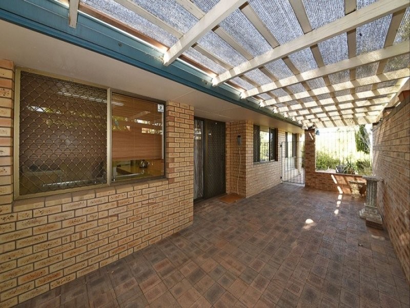 8 Towerhill Road, Alexander Heights WA 6064