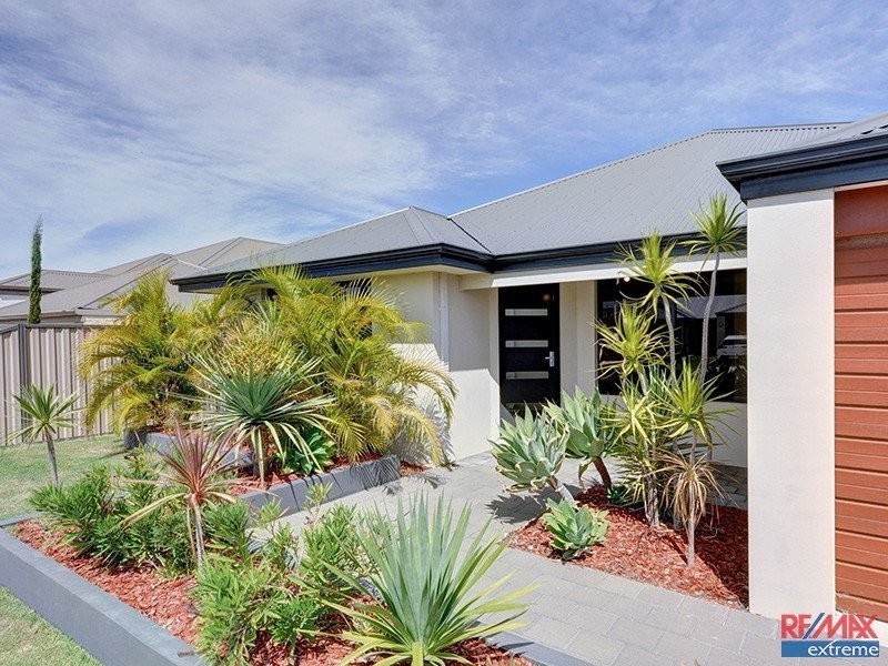 15 Salzburg Way, Wanneroo WA 6065