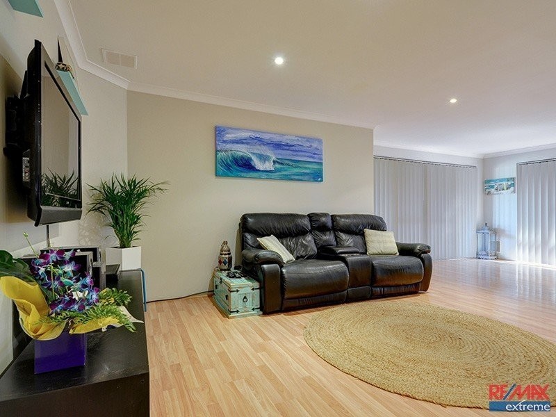 15 Salzburg Way, Wanneroo WA 6065