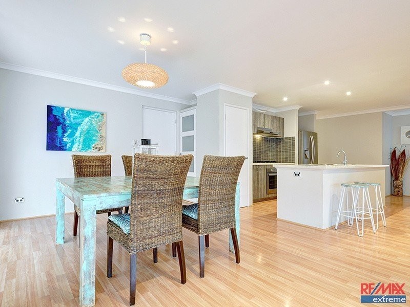 15 Salzburg Way, Wanneroo WA 6065