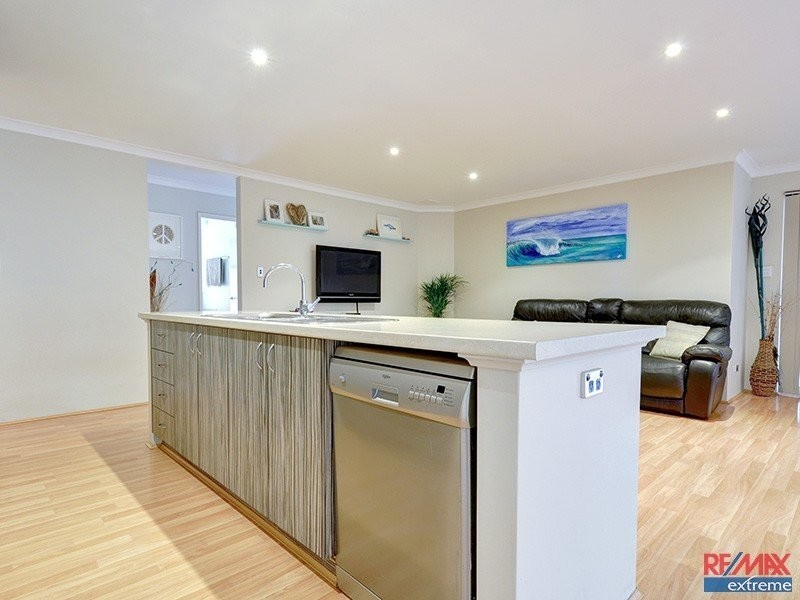 15 Salzburg Way, Wanneroo WA 6065