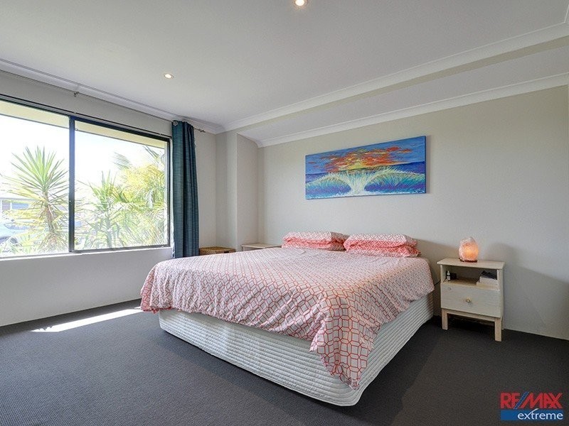 15 Salzburg Way, Wanneroo WA 6065