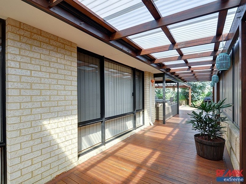15 Salzburg Way, Wanneroo WA 6065