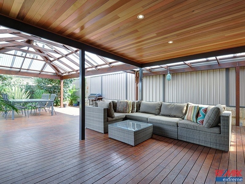 15 Salzburg Way, Wanneroo WA 6065