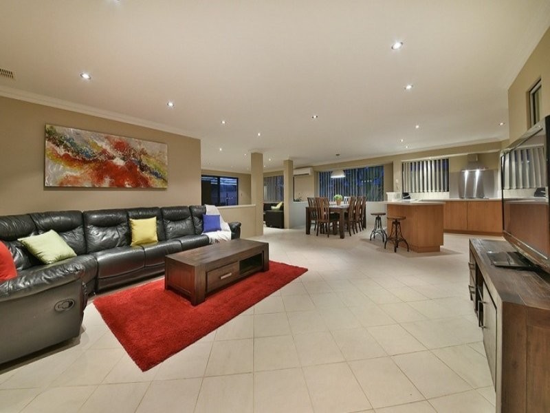 57 Yandella Promenade, Tapping WA 6065