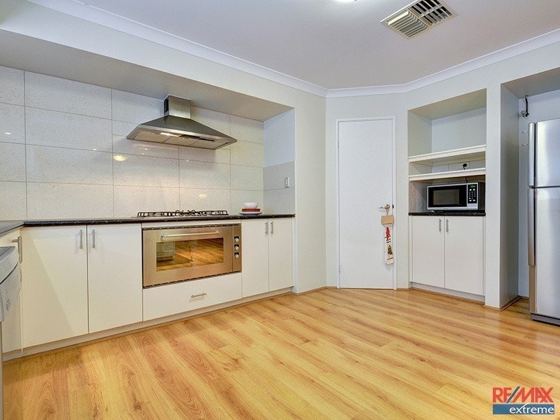 122 Manchester Drive, Hocking WA 6065