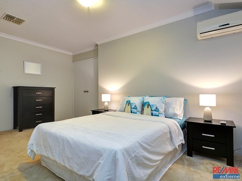 122 Manchester Drive, Hocking WA 6065