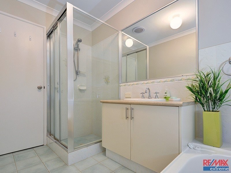 122 Manchester Drive, Hocking WA 6065