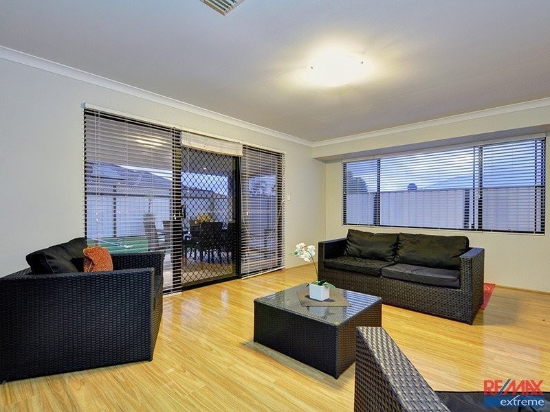 122 Manchester Drive, Hocking WA 6065