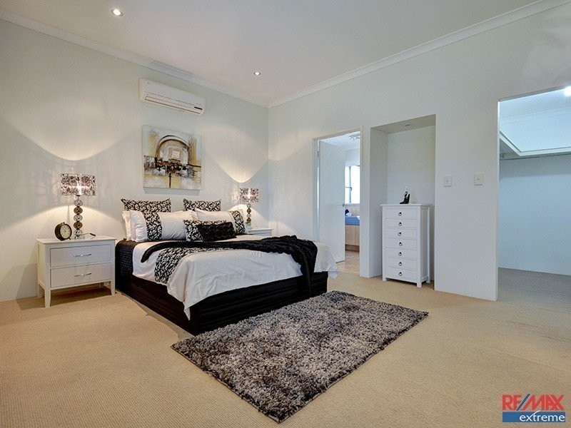 86 Willespie Drive, Pearsall WA 6065