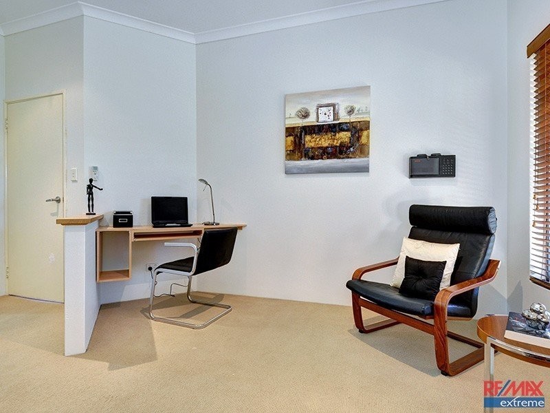 86 Willespie Drive, Pearsall WA 6065