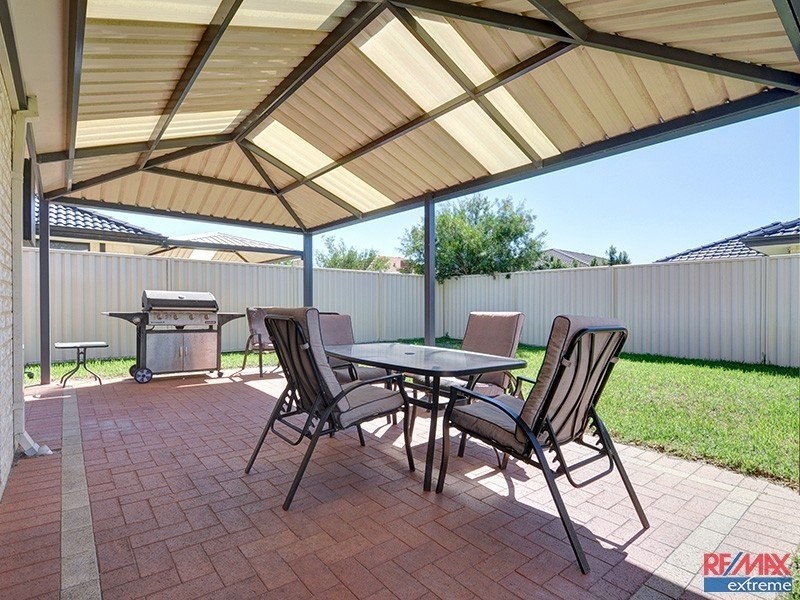 52 Tandara Fairway, Tapping WA 6065
