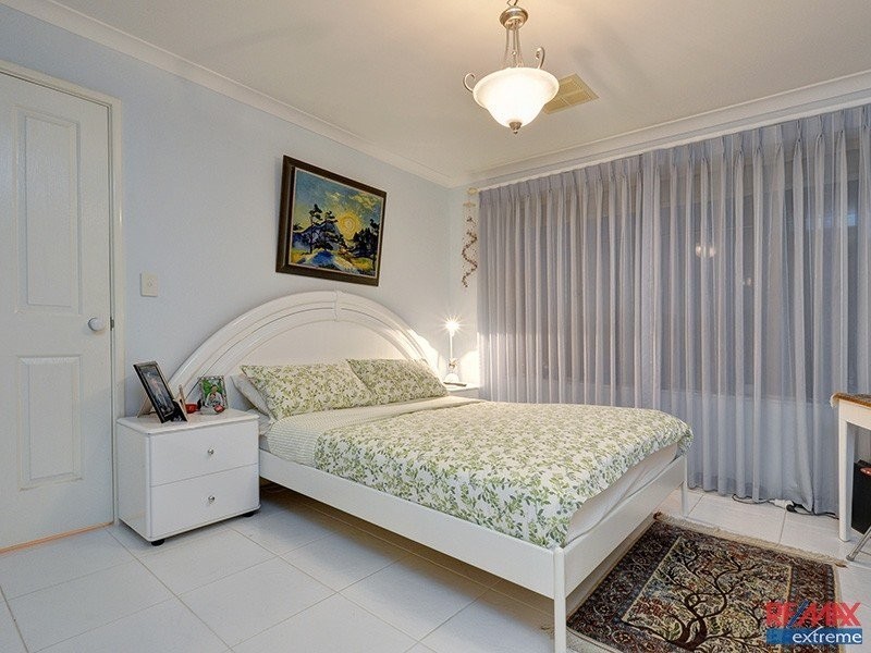 50 Selkirk Drive, Kinross WA 6028