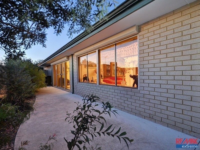 50 Selkirk Drive, Kinross WA 6028