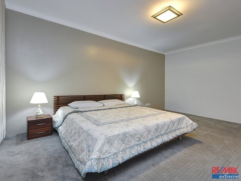 9 St Louis Avenue, Hocking WA 6065