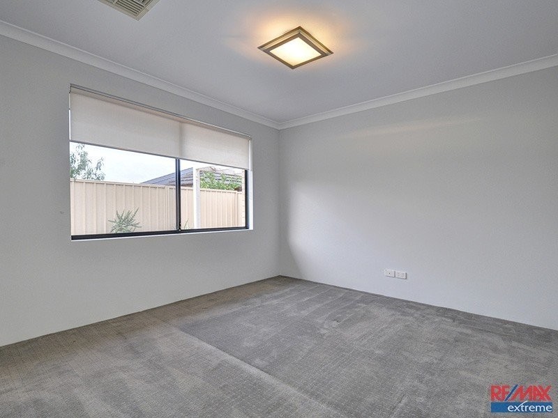 9 St Louis Avenue, Hocking WA 6065