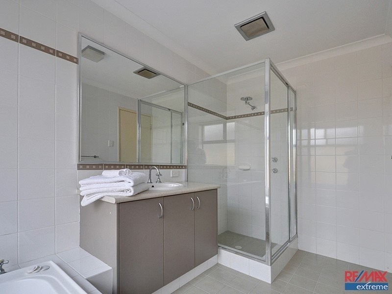 9 St Louis Avenue, Hocking WA 6065