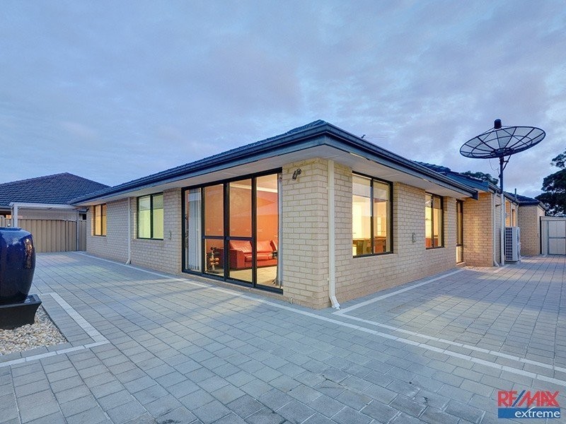 9 St Louis Avenue, Hocking WA 6065